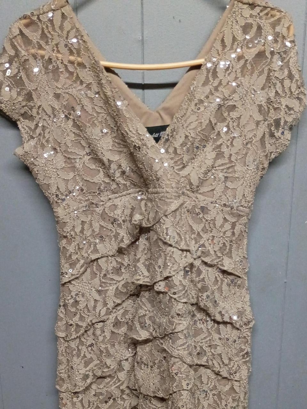 Elegant Lace V-Neck Tiered Dress in Champagne